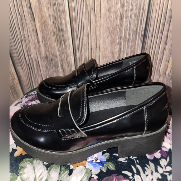 Steve Madden Loafers size 8 - Picture 2 of 9